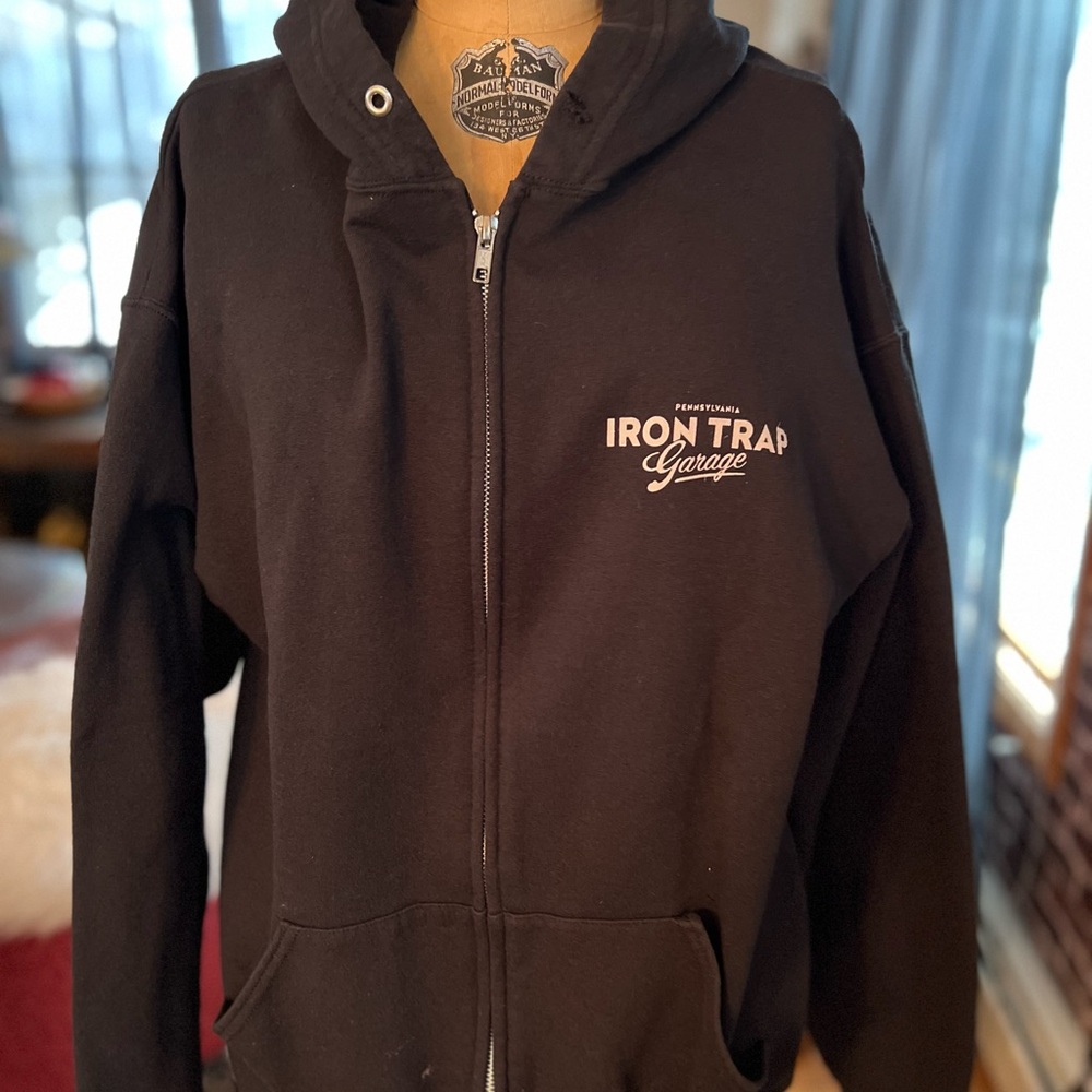 Iron Trap Garage Men's Work
Hoodie